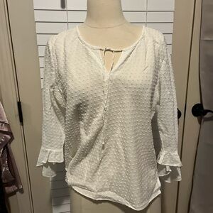 Elegant White Textured Women's Top